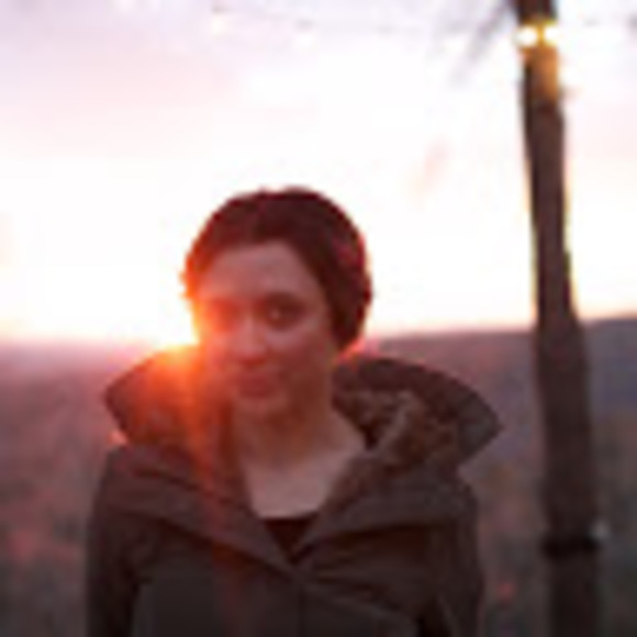 Meet your Posher, Britt - Picture 1 of 1